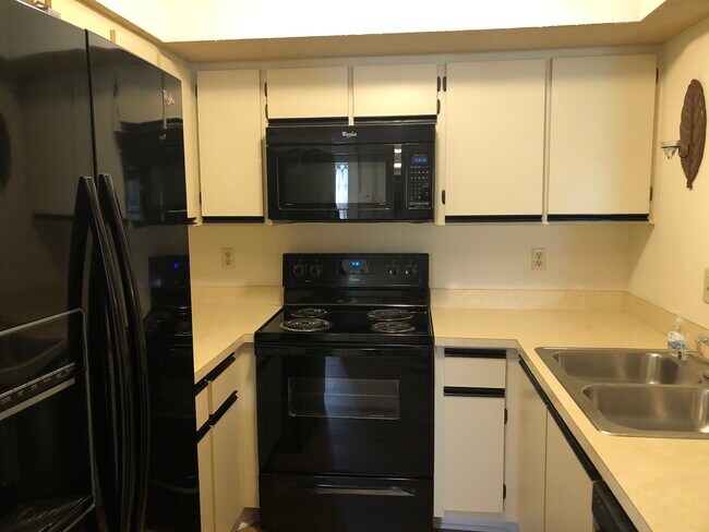 Building Photo - 19505 Quesada Ave