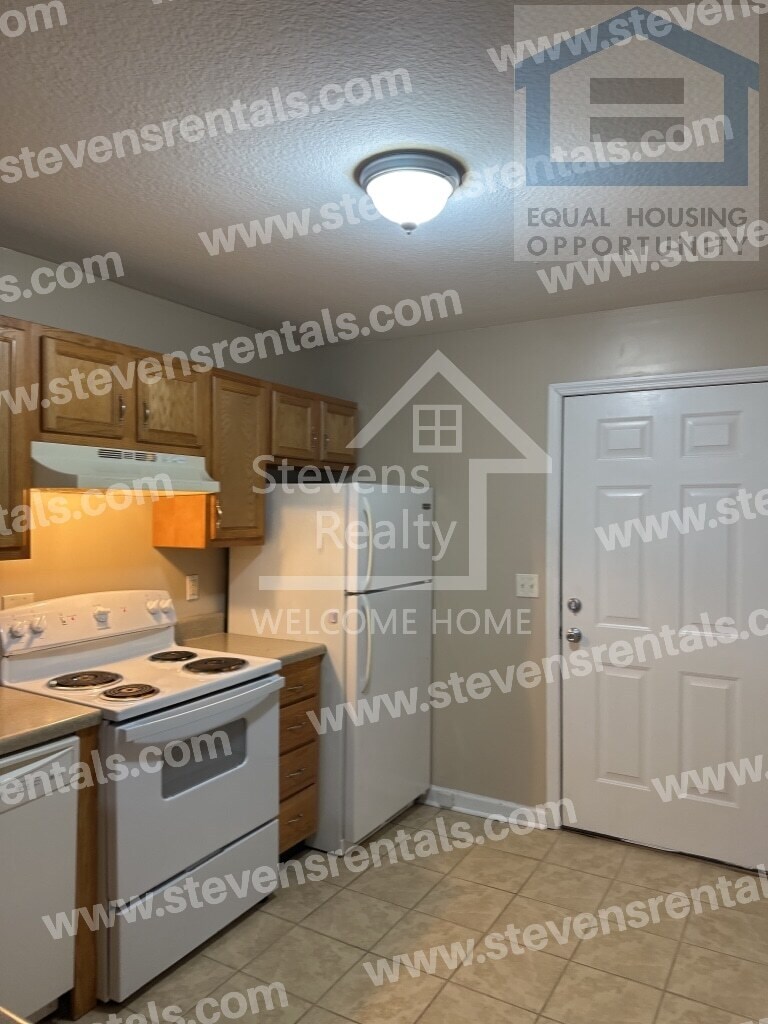 Building Photo - 1207 Holly Ave