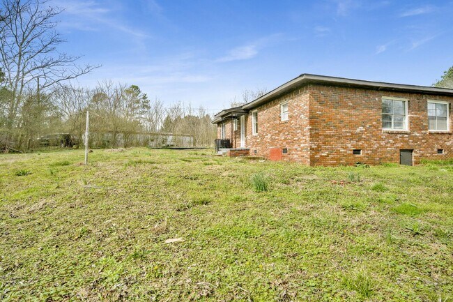 Building Photo - 5201 Mulga Ave