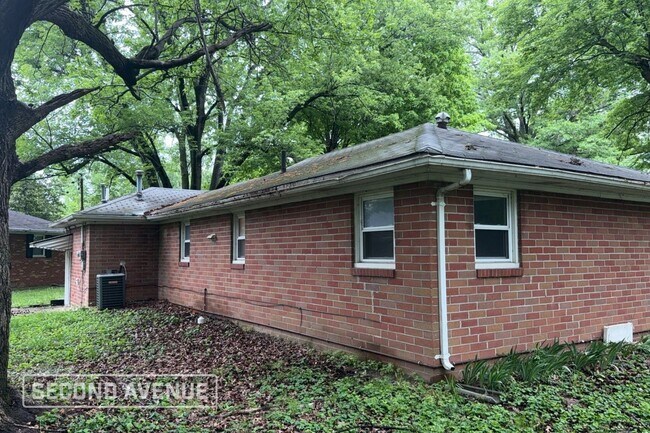 Building Photo - 25 Belle Dr