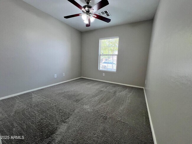 Building Photo - 3119 W Silver Creek Dr