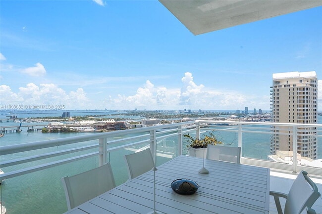 Building Photo - 900 Brickell Key Blvd