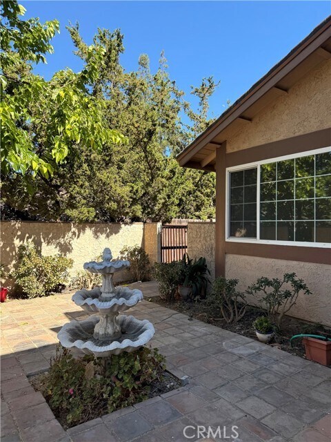 Building Photo - 5824 E Camino Pinzon