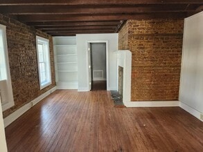 Building Photo - 57 Radcliffe St