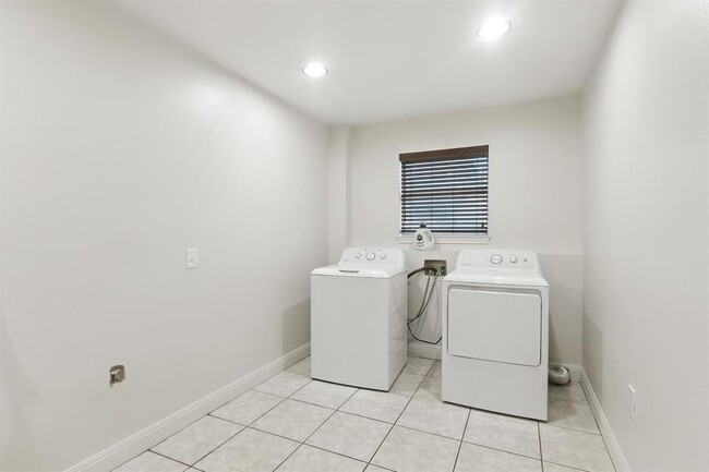 Building Photo - 12705 Burson Dr