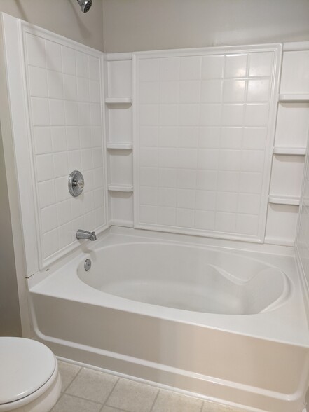 Building Photo - 1629 River Main Ct