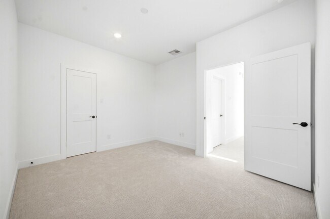 Building Photo - 21202 Creeping Bentgrass Dr