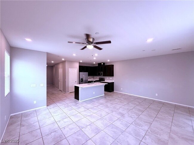 Building Photo - 5322 Lazy Breeze Ave