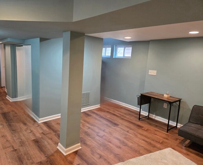 Building Photo - 5206 Cumberland St