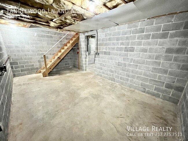 Building Photo - Spacious 2-BR Townhome in Dallastown Schoo...