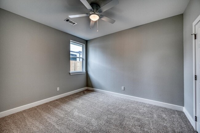 Building Photo - 1915 Willow