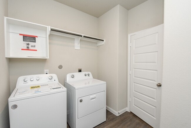 Building Photo - 14042 Chinook Dr