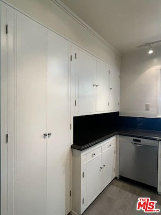 Building Photo - 8967 St Ives Dr
