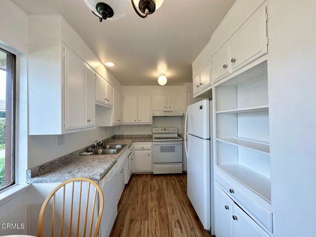 Building Photo - 182 W Alta Green