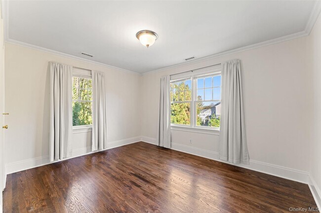 Building Photo - 53 Highfield Rd