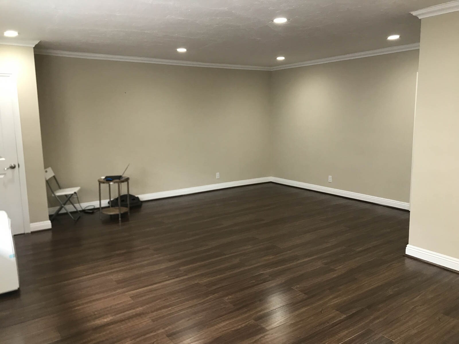 Large living/dining room - 1126 N Central Ave