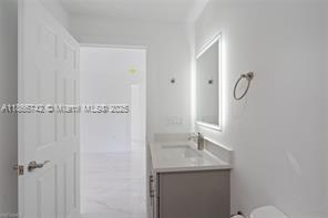 Building Photo - 5015 27th St SW