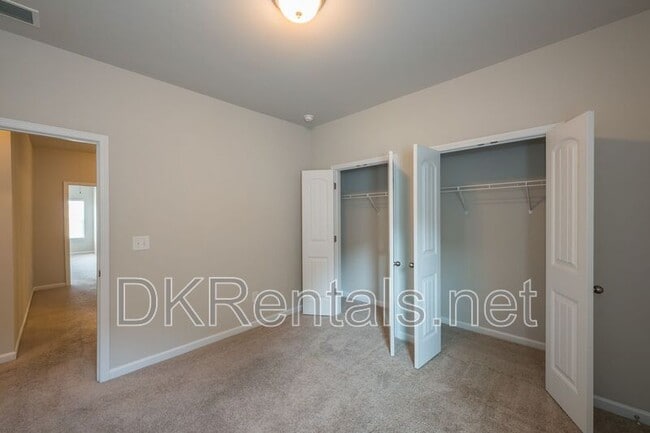 Building Photo - 2666 Pointcrest Way