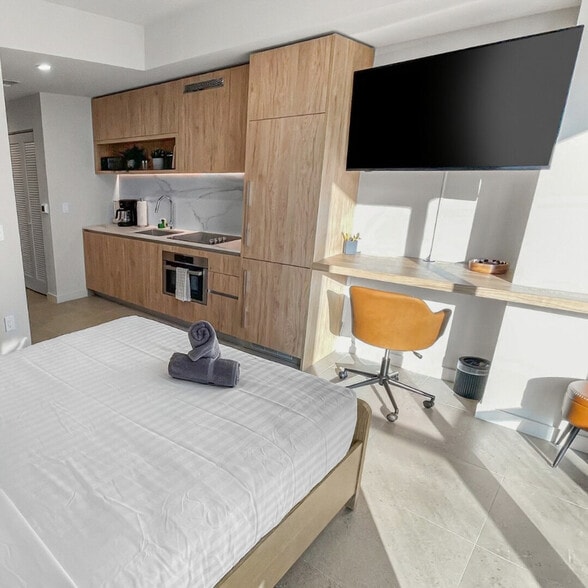 Building Photo - 11 NE 6th St