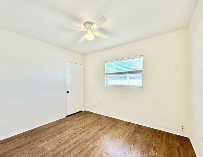 Building Photo - 14218 Sharon Dr