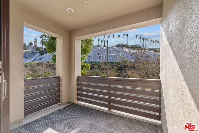 Building Photo - 12860 S Seaglass Cir