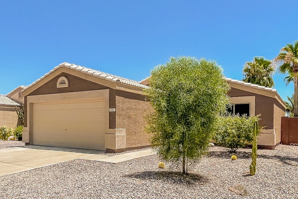 Building Photo - 1727 E Palo Blanco Way
