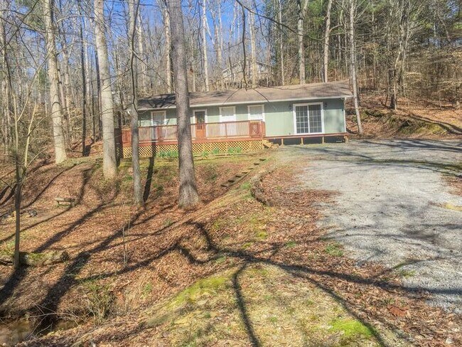 Building Photo - 620 Pine Oaks Dr
