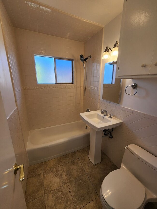 Building Photo - Single-Level La Mesa Home, Updated Interiors, Private Outdoor Space & Garage