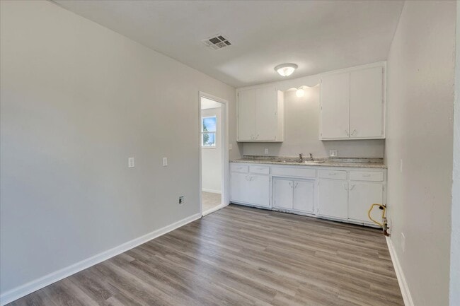 Building Photo - 2000 N Douglas Blvd