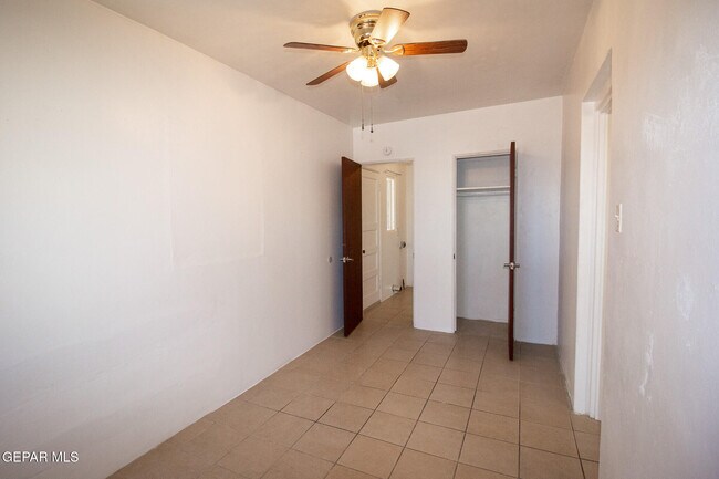 Building Photo - 3510 Porter Ave