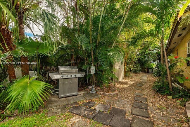 Building Photo - 1611 Fletcher St