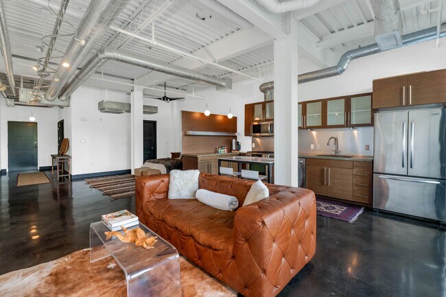 Building Photo - 4020 N Scottsdale Rd