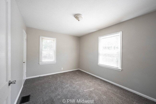 Building Photo - 1937 King Ave