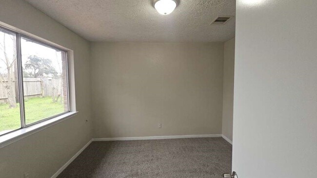 Building Photo - 7222 Northleaf Dr