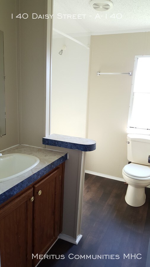 Building Photo - $499 MOVE IN SPECIAL!