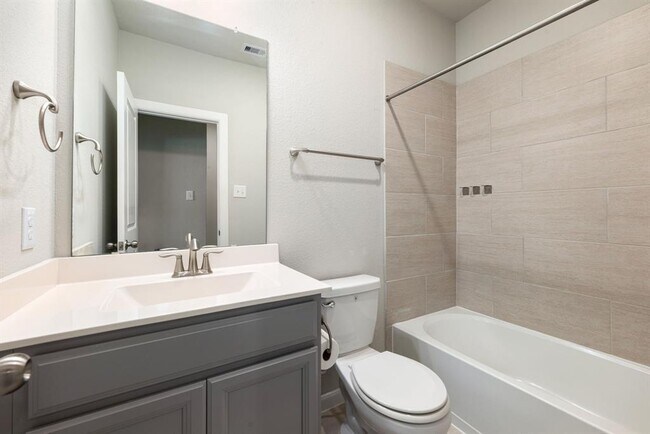 Building Photo - 2715 Chestnut Oak Cir