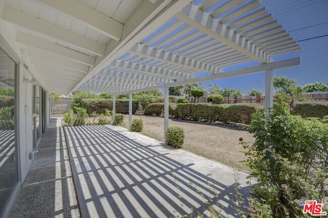 Building Photo - 5452 Rockledge Dr
