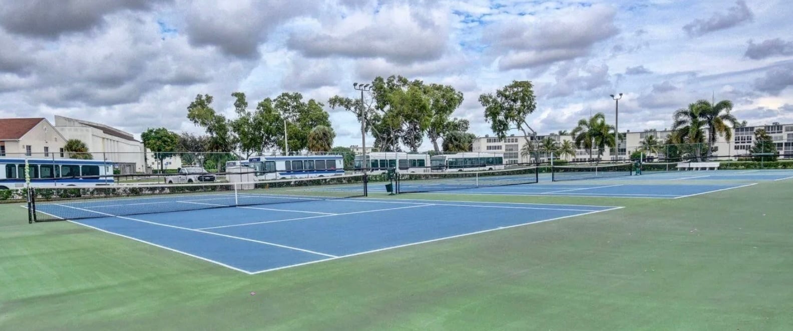 Tennis courts - 3004 Cornwall a