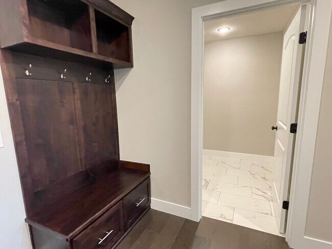 Building Photo - brand new 4/2 home