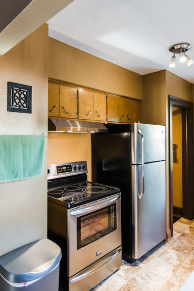 Kitchen all new appliances - 920 6th Ave SE