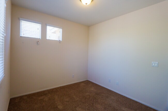 Building Photo - 1294 Luna del Oro Ln