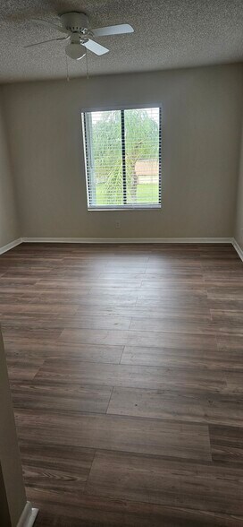 Large Bedroom - 1108 Green Pine Blvd