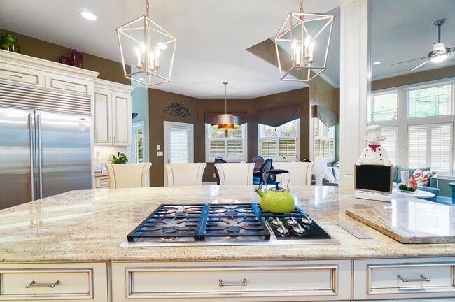 Building Photo - 6655 Traquair Pl