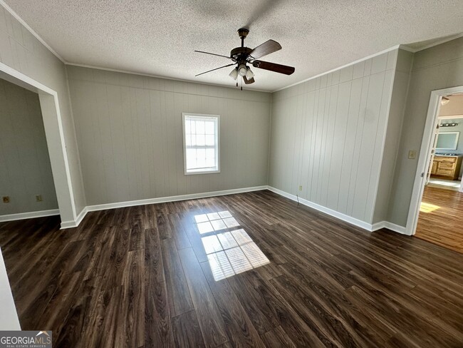 Building Photo - 1013 Walke Dairy Rd