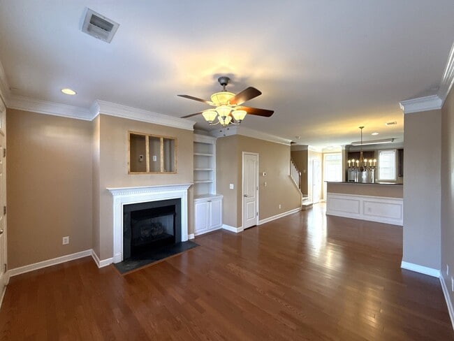 Building Photo - 8636 Beaver Creek Dr