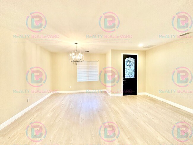 Building Photo - 1767 Fairway Hills Trail