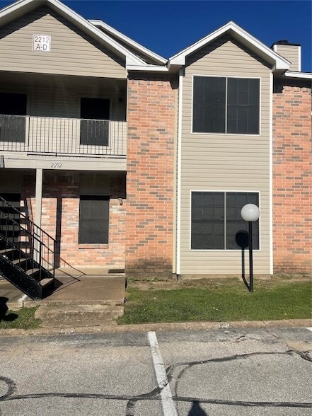 Building Photo - 2216 Millstone Dr
