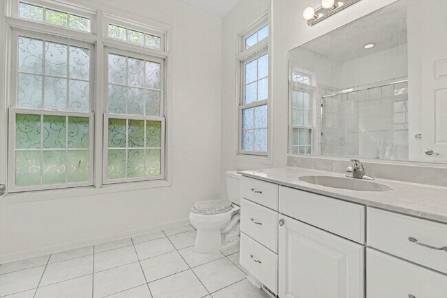 Building Photo - SPEICAL offer- MOVE IN READY 3 bedroom home!