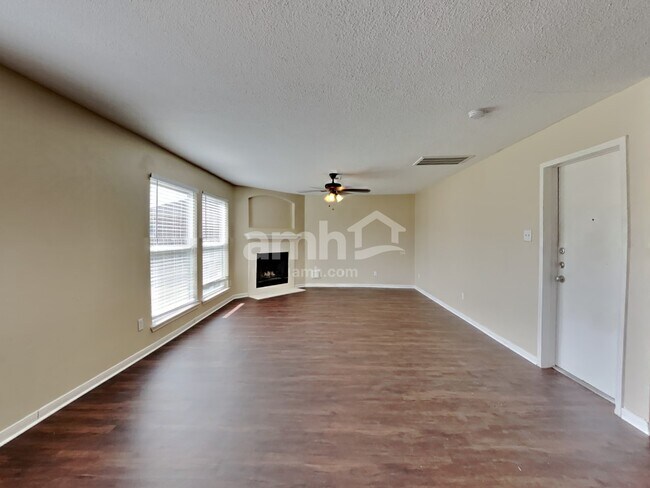 Building Photo - 201 Mammoth Springs Ln