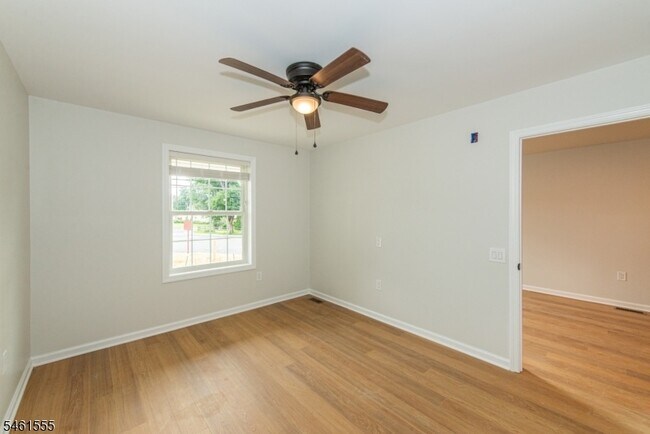 Building Photo - 39 Ledgewood Ave